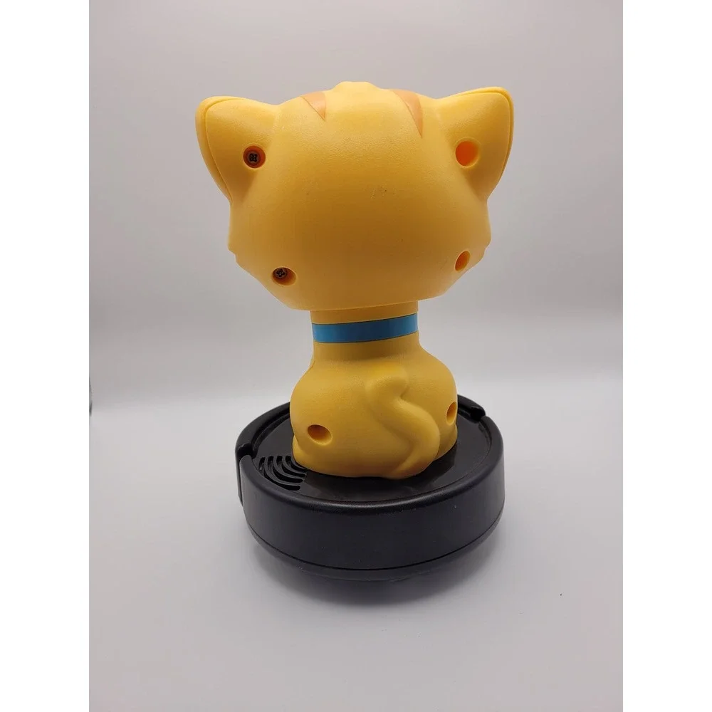 Fisher Price Laugh & Learn Crawl after Cat on a Vac Electronic‎ learning toy